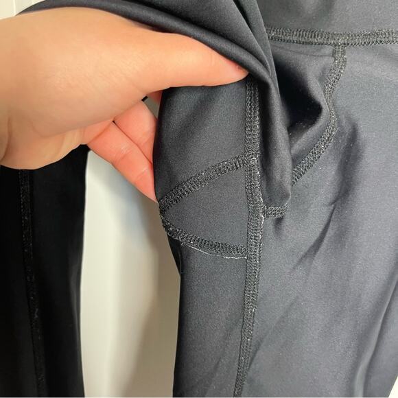 Beyond Yoga Flip It & Reverse It High Waisted Reversible Leggings Size Small - Picture 8 of 10
